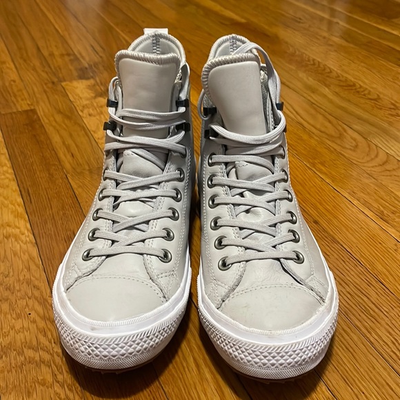 Converse Shoes - Women’s size 9.5 Converse with lunarlon